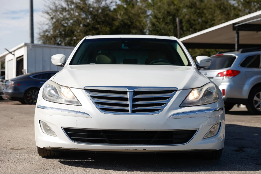 2012 Hyundai Genesis - Image 17 of 21