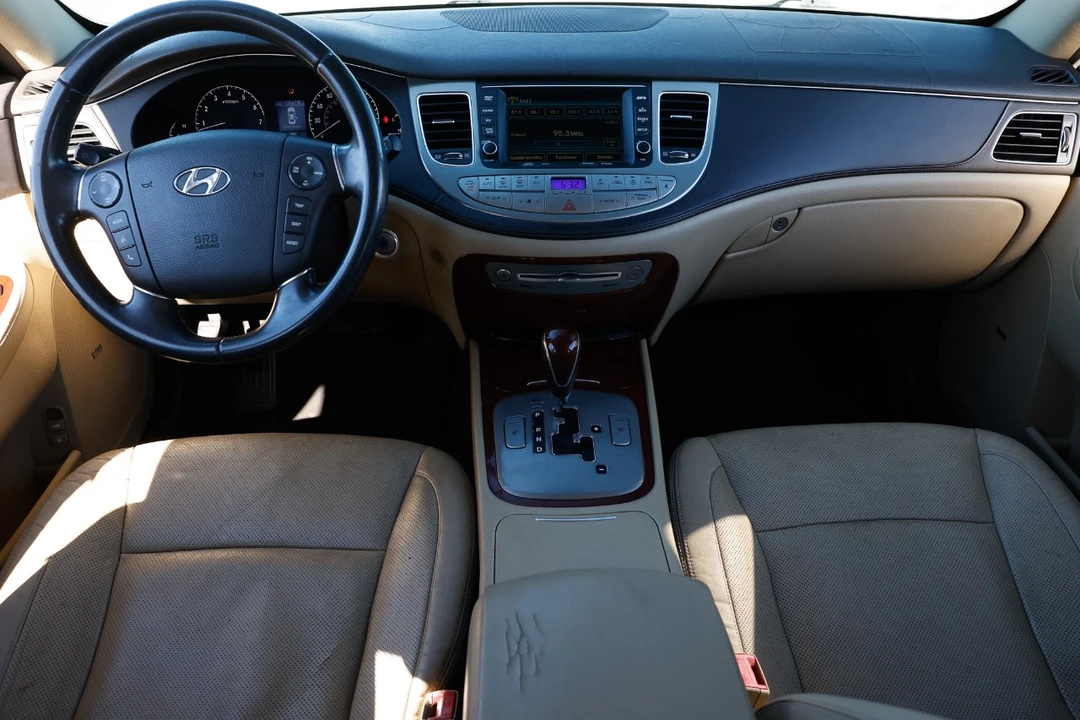 2012 Hyundai Genesis - Image 21 of 21