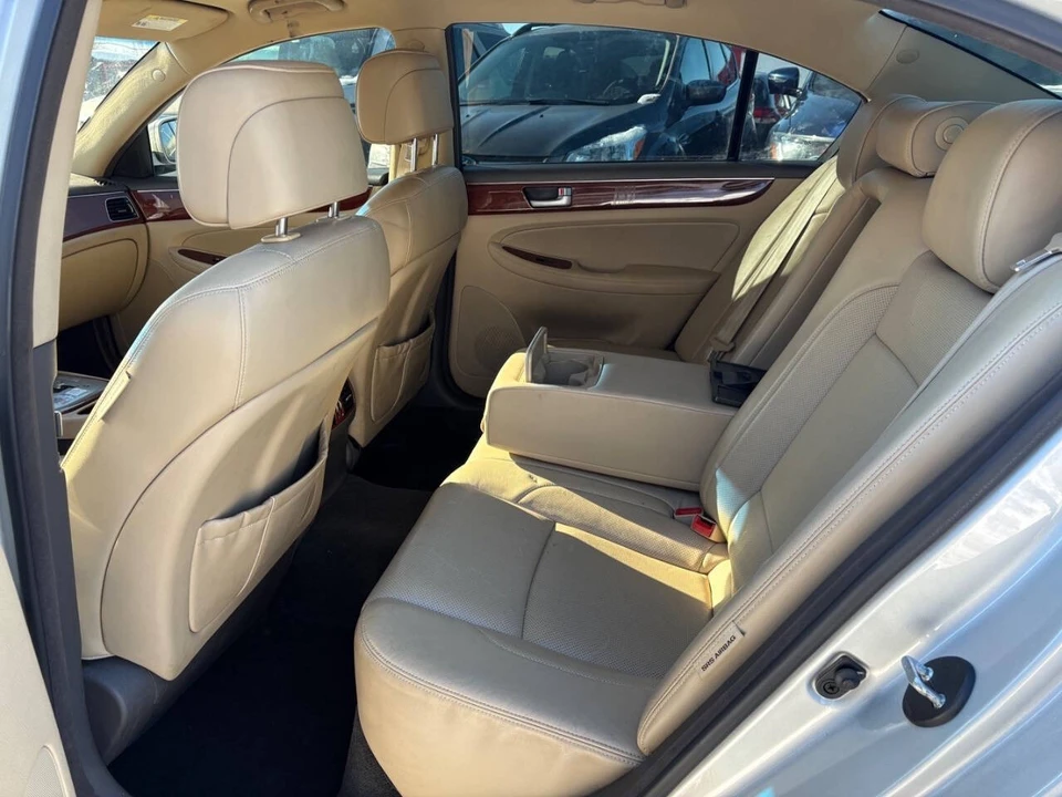 2012 Hyundai Genesis - Image 10 of 12