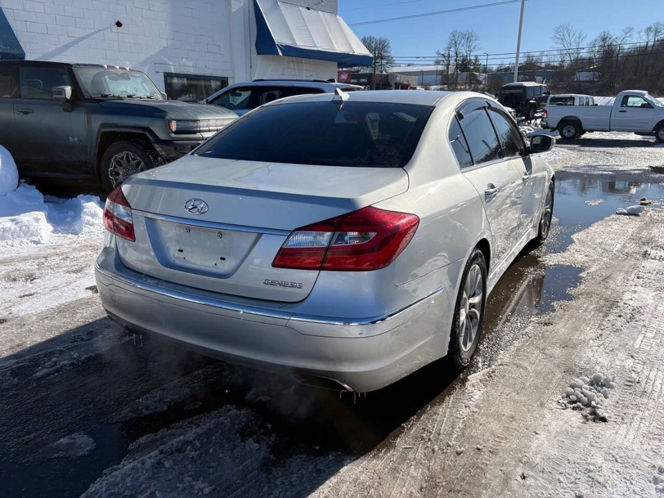 2012 Hyundai Genesis - Image 6 of 12