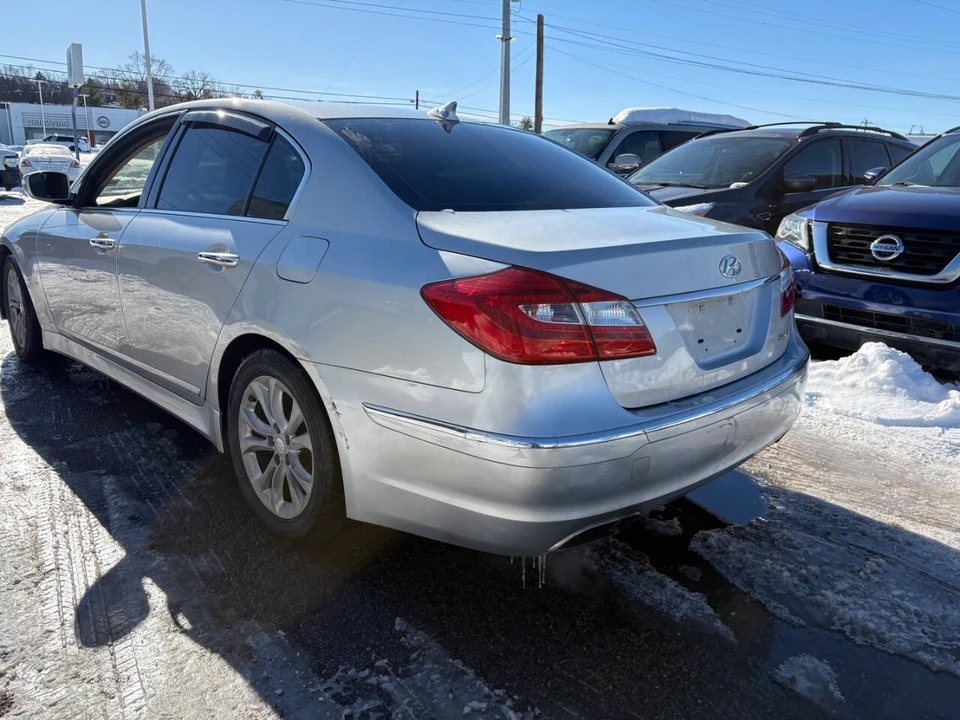 2012 Hyundai Genesis - Image 4 of 12
