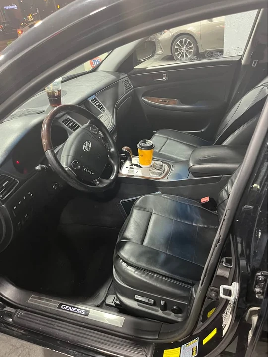 2012 Hyundai Genesis - Image 6 of 7