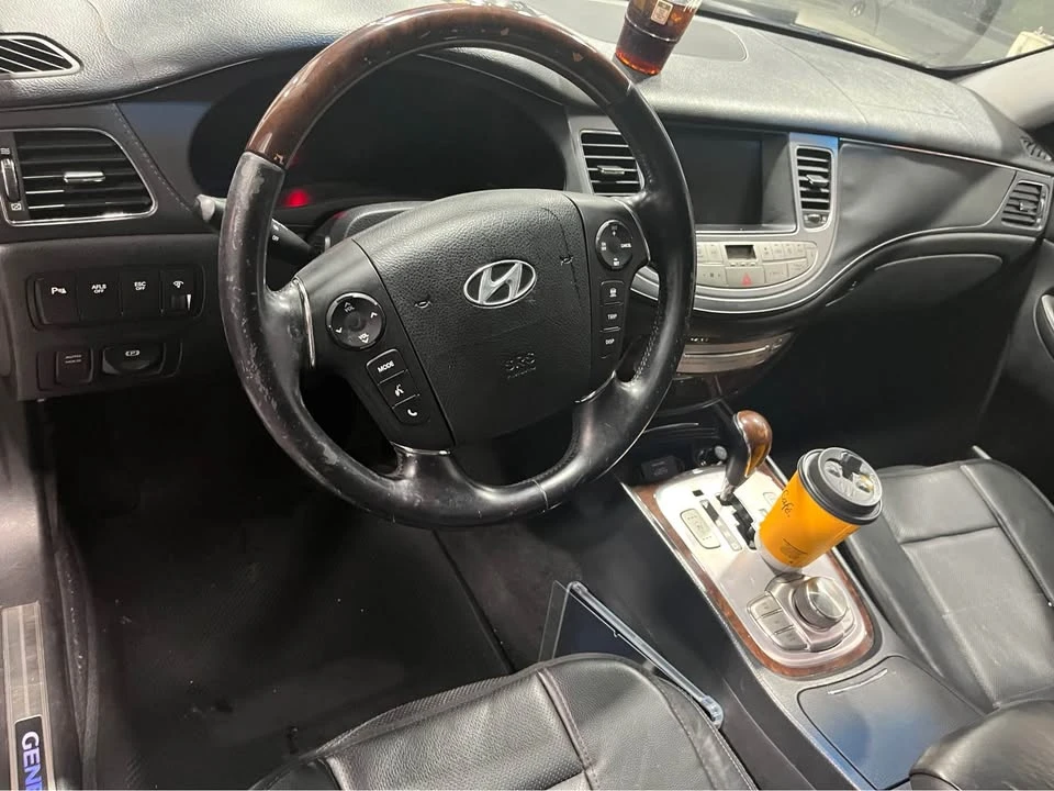 2012 Hyundai Genesis - Image 2 of 7