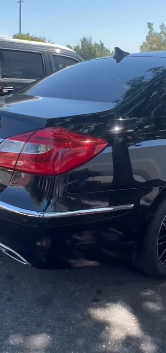 2012 Hyundai Genesis - Image 4 of 4
