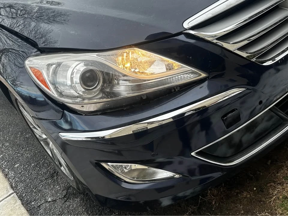 2012 Hyundai Genesis - Image 6 of 13