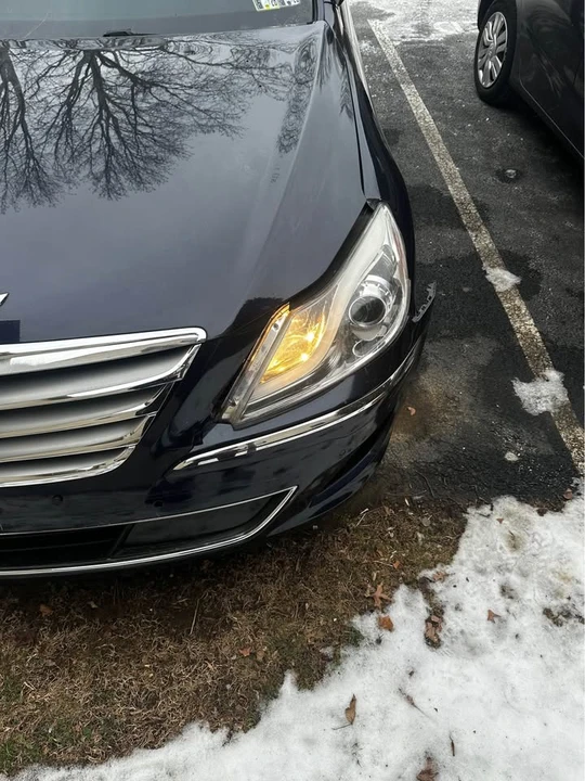 2012 Hyundai Genesis - Image 5 of 13