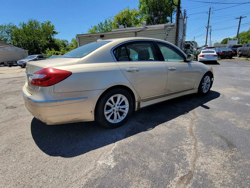 2012 Hyundai Genesis - Image 4 of 8