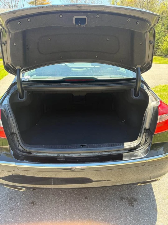 2012 Hyundai Genesis - Image 12 of 20