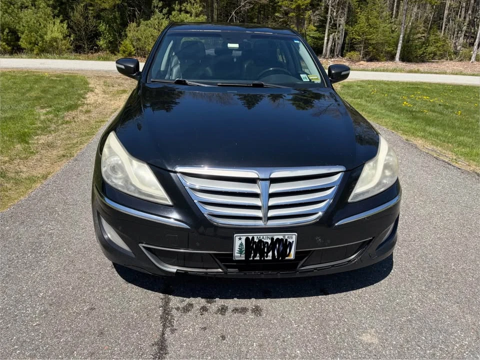 2012 Hyundai Genesis - Image 9 of 20