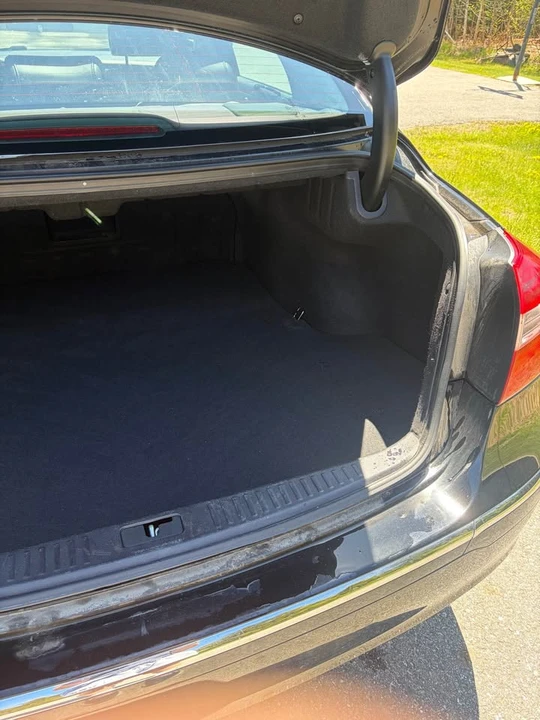 2012 Hyundai Genesis - Image 14 of 20