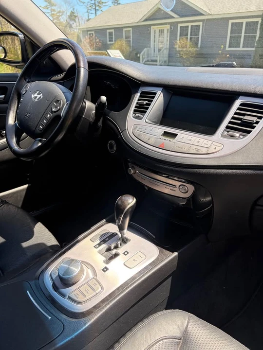 2012 Hyundai Genesis - Image 18 of 20