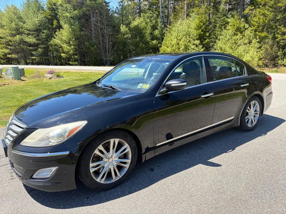 2012 Hyundai Genesis - Image 2 of 20
