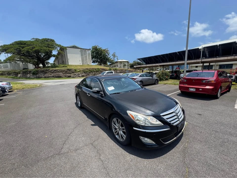 2012 Hyundai Genesis - Image 2 of 8