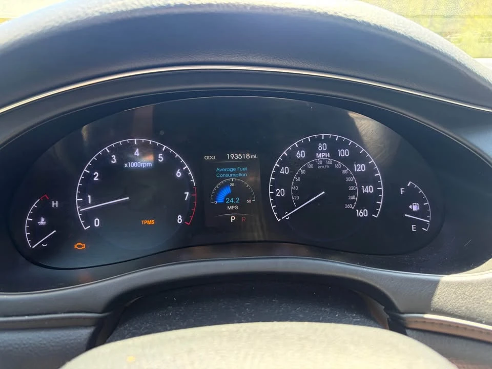 2012 Hyundai Genesis - Image 19 of 20