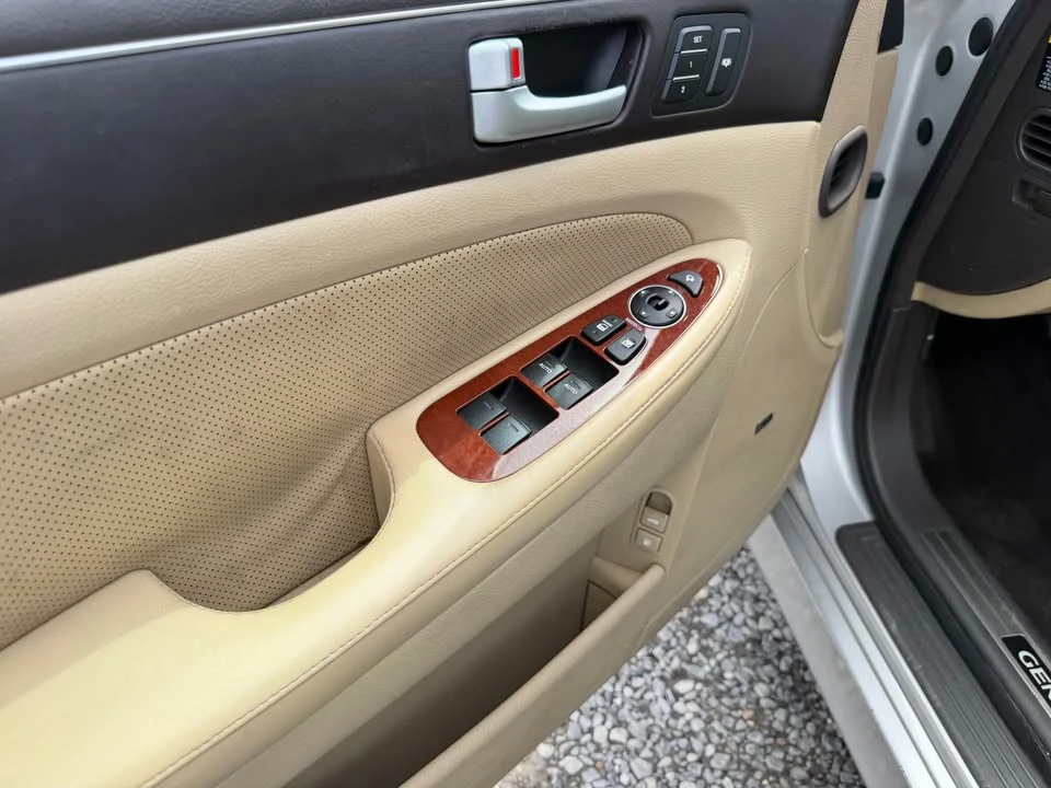 2012 Hyundai Genesis - Image 7 of 13