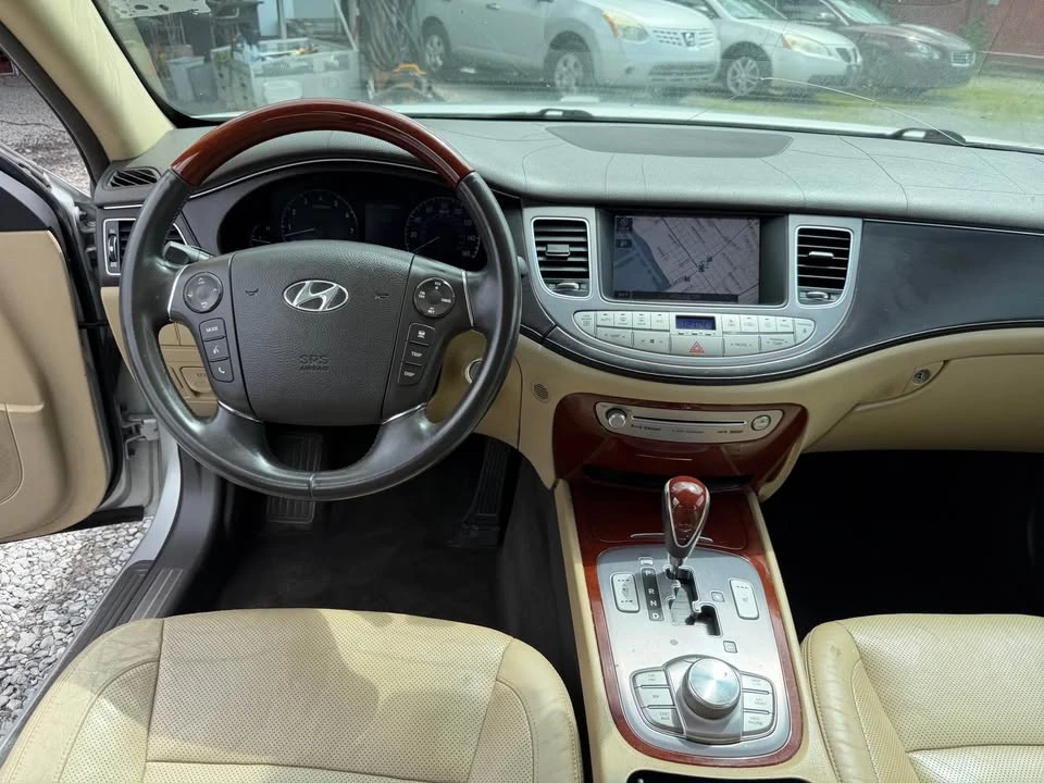 2012 Hyundai Genesis - Image 10 of 13
