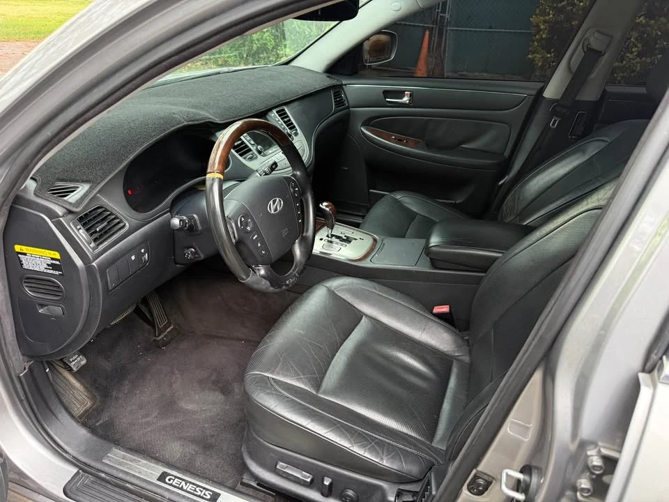 2012 Hyundai Genesis - Image 8 of 13