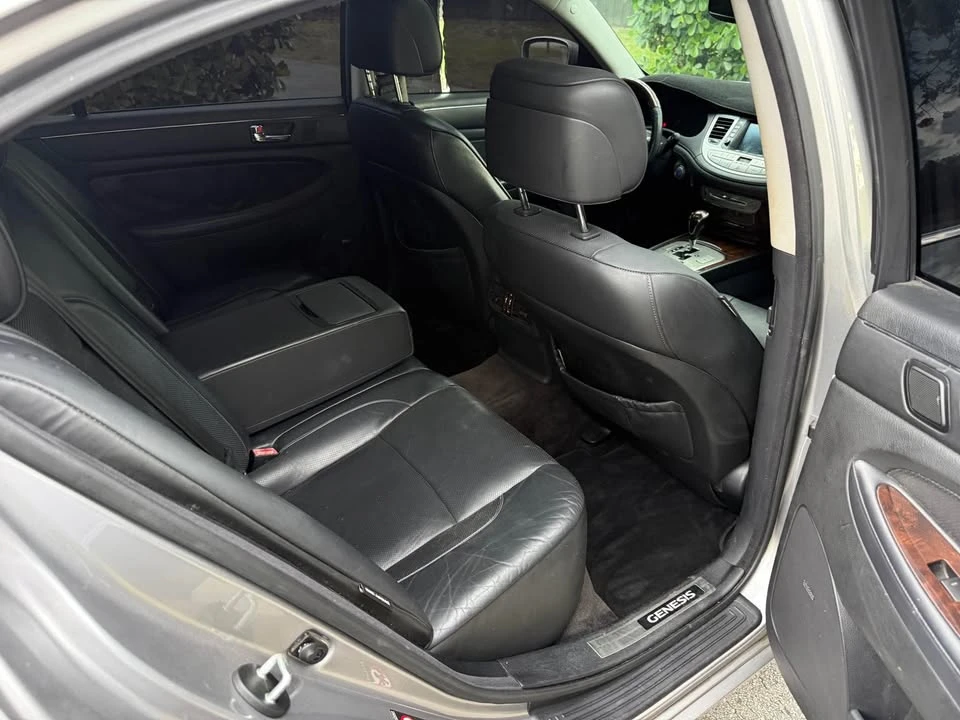 2012 Hyundai Genesis - Image 11 of 13
