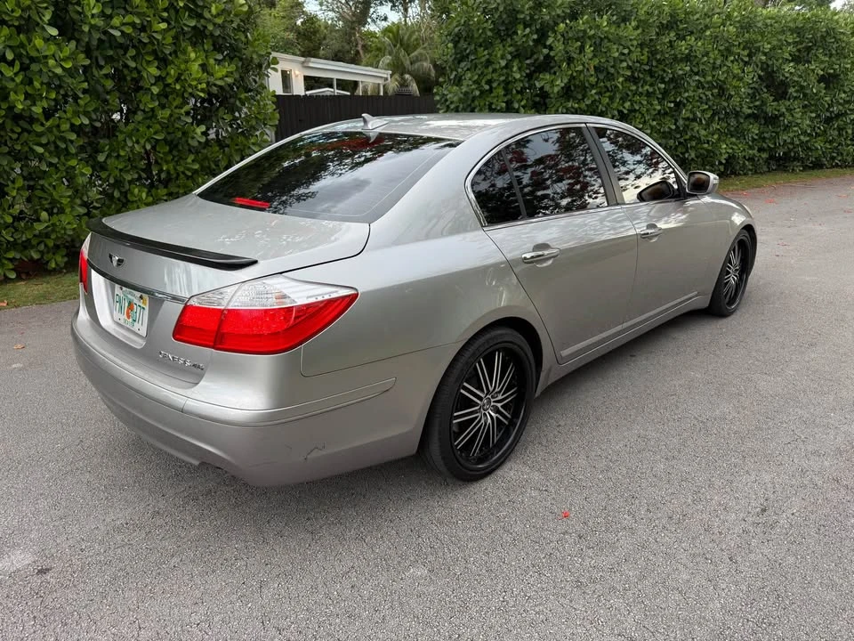 2012 Hyundai Genesis - Image 5 of 13