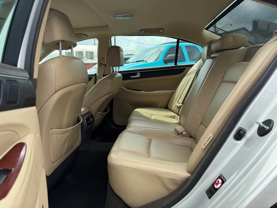 2012 Hyundai Genesis - Image 9 of 13