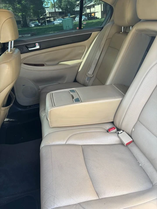 2012 Hyundai Genesis - Image 11 of 15