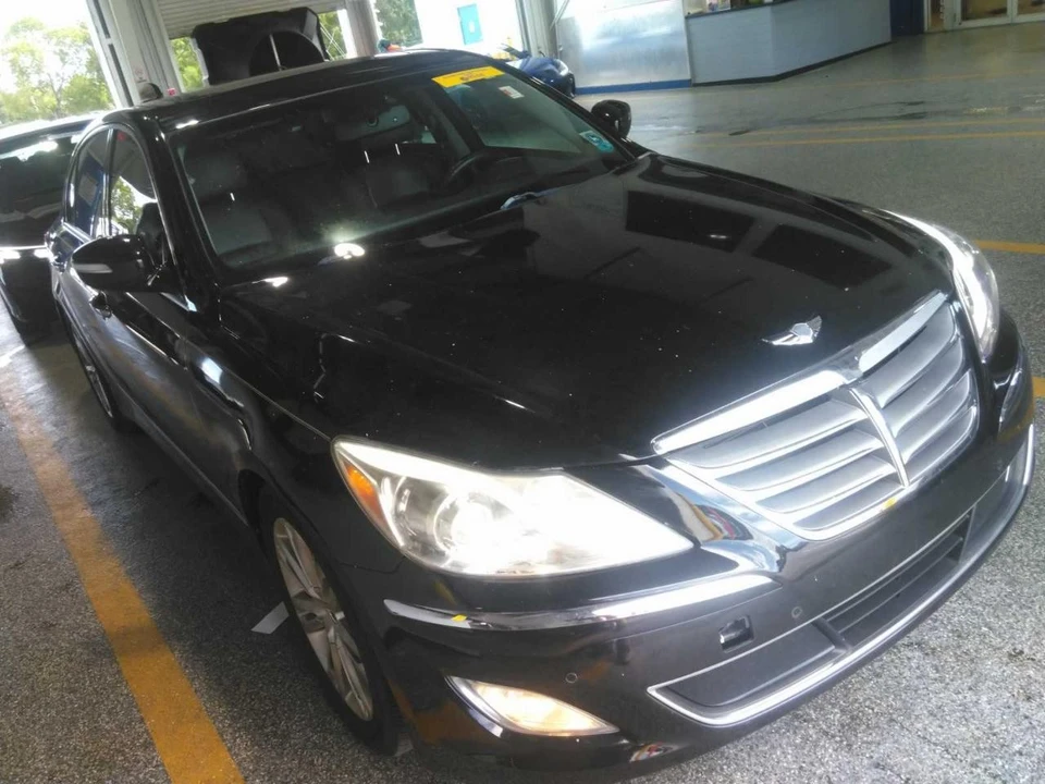 2012 Hyundai Genesis - Image 2 of 7