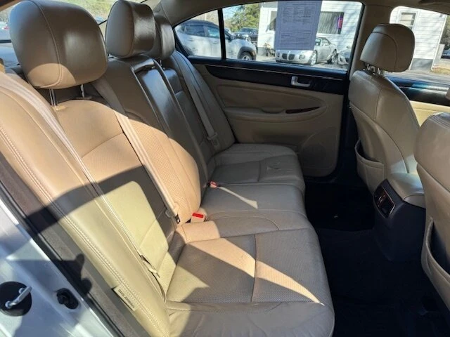 2012 Hyundai Genesis - Image 14 of 20