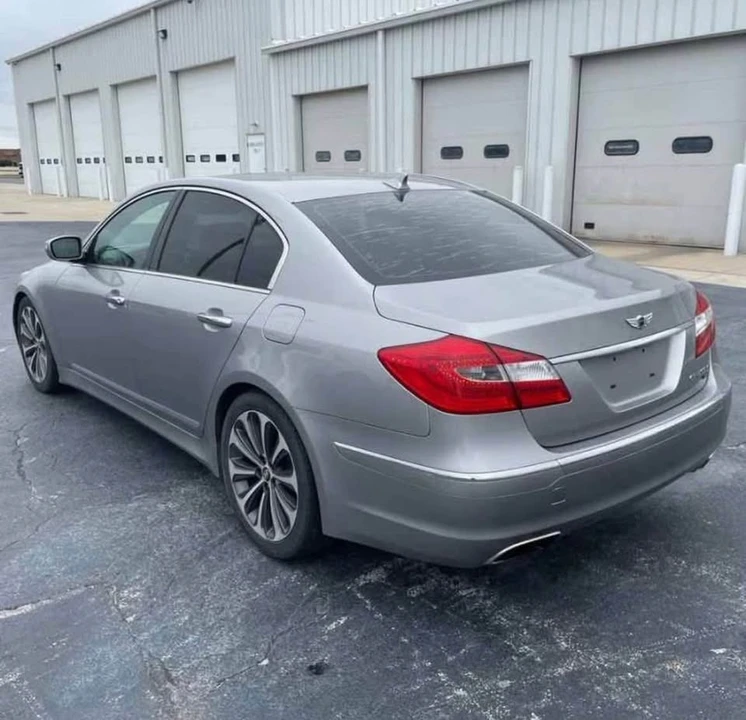2012 Hyundai Genesis - Image 2 of 6