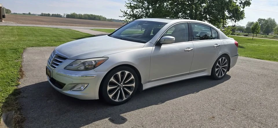 2012 Hyundai Genesis - Image 2 of 14