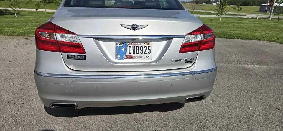 2012 Hyundai Genesis - Image 4 of 14