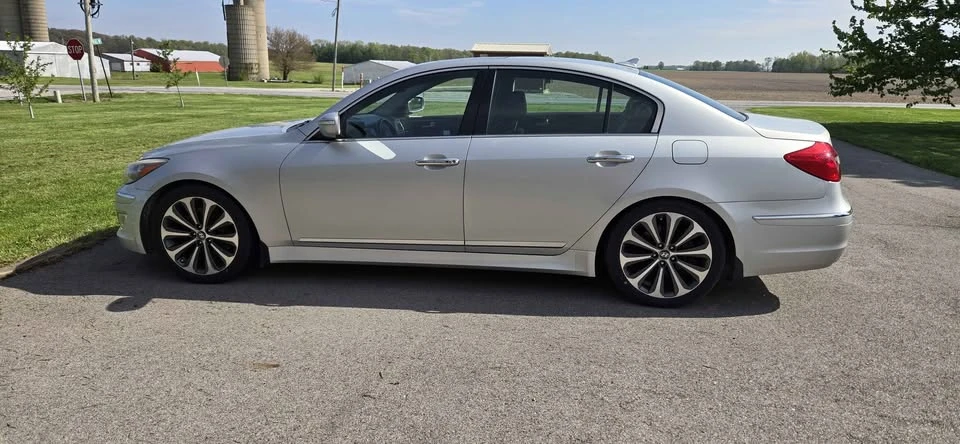 2012 Hyundai Genesis - Image 3 of 14