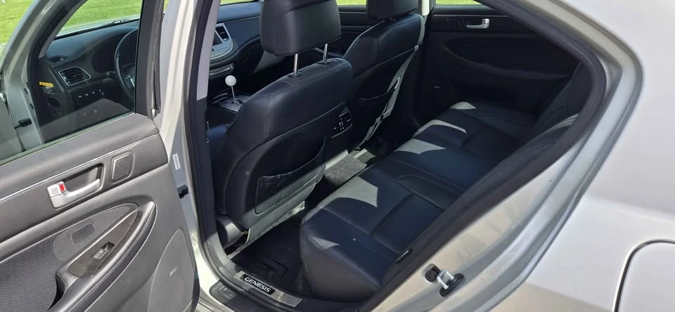 2012 Hyundai Genesis - Image 11 of 14