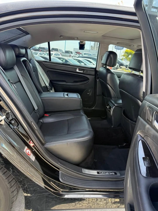 2012 Hyundai Genesis - Image 4 of 18