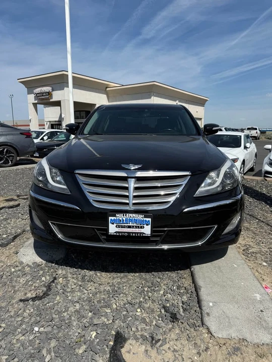 2012 Hyundai Genesis - Image 17 of 18