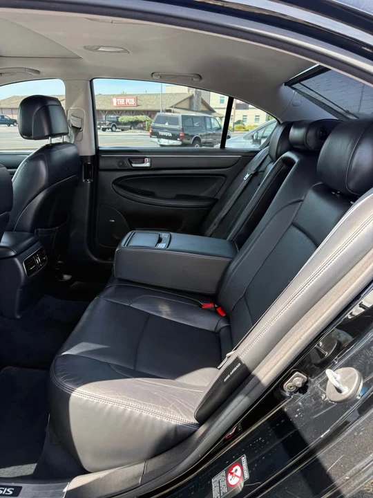 2012 Hyundai Genesis - Image 8 of 18
