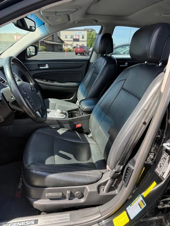 2012 Hyundai Genesis - Image 14 of 18