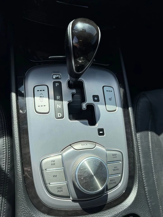 2012 Hyundai Genesis - Image 12 of 18