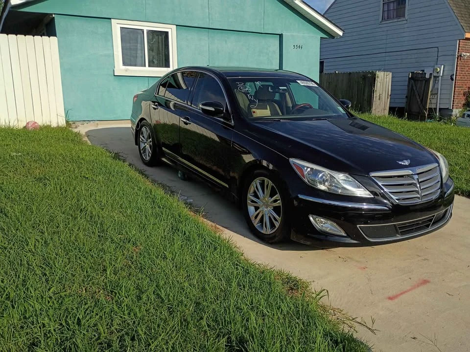 2012 Hyundai Genesis - Image 2 of 5