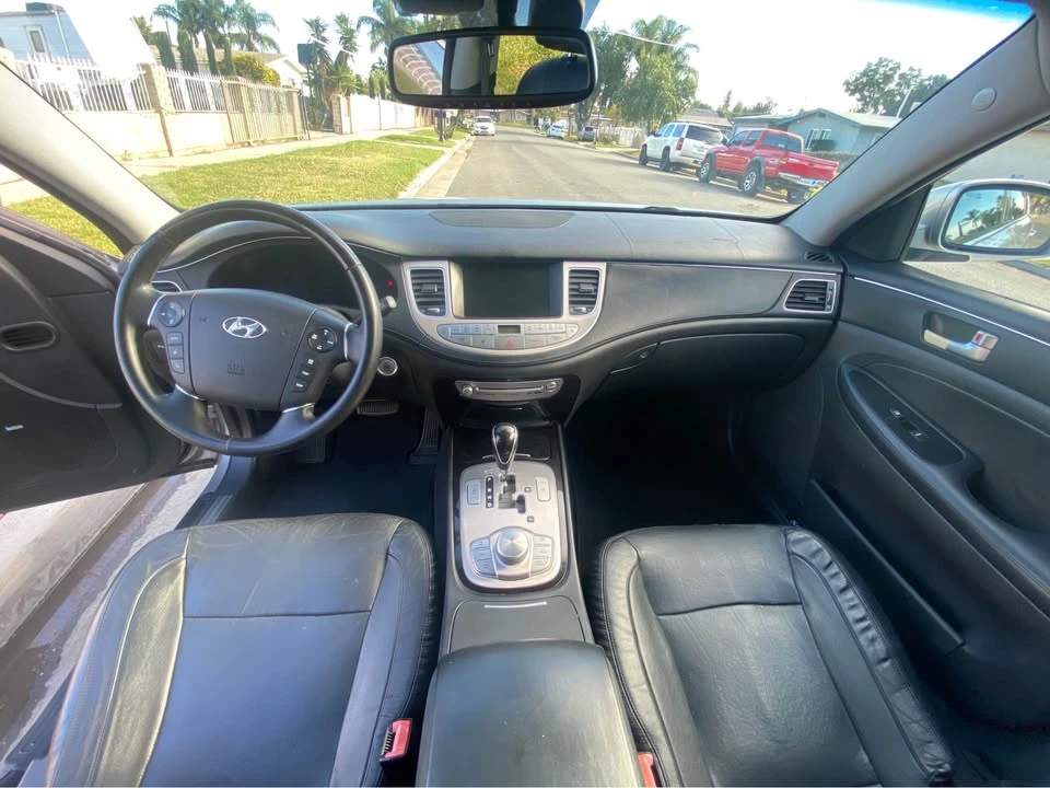 2012 Hyundai Genesis - Image 7 of 9
