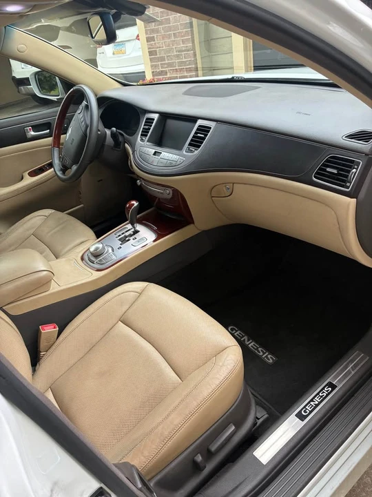 2012 Hyundai Genesis - Image 12 of 15