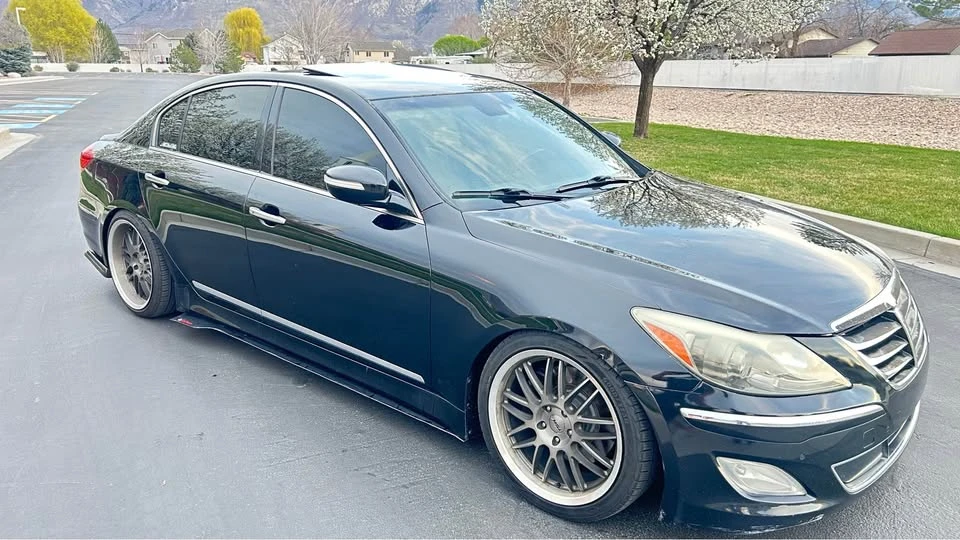 2012 Hyundai Genesis - Image 5 of 10