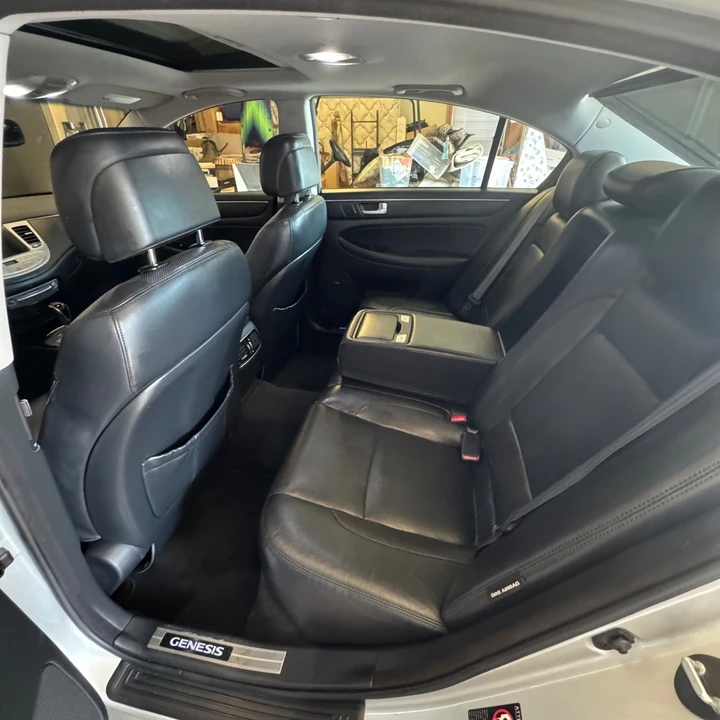 2012 Hyundai Genesis - Image 19 of 31