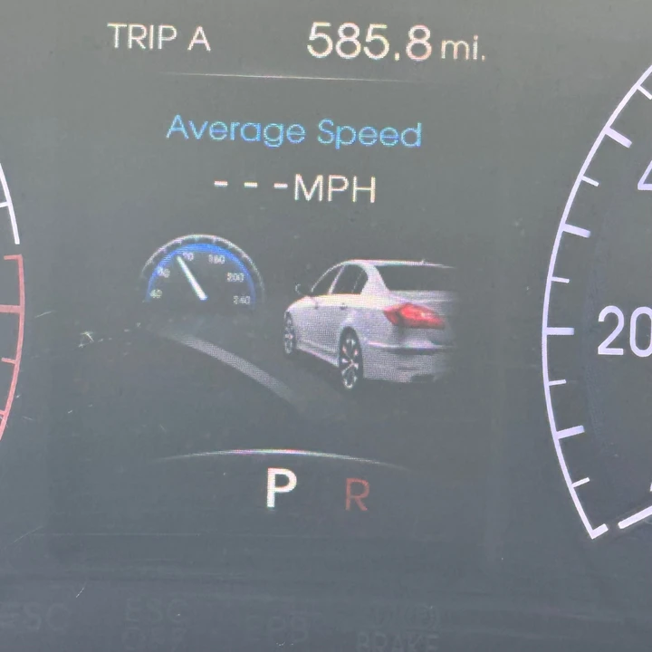 2012 Hyundai Genesis - Image 25 of 31
