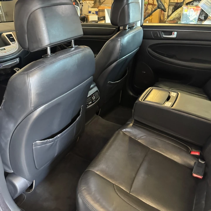 2012 Hyundai Genesis - Image 17 of 31