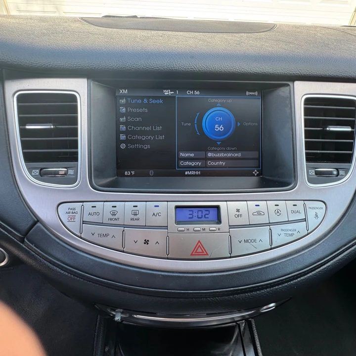 2012 Hyundai Genesis - Image 29 of 31