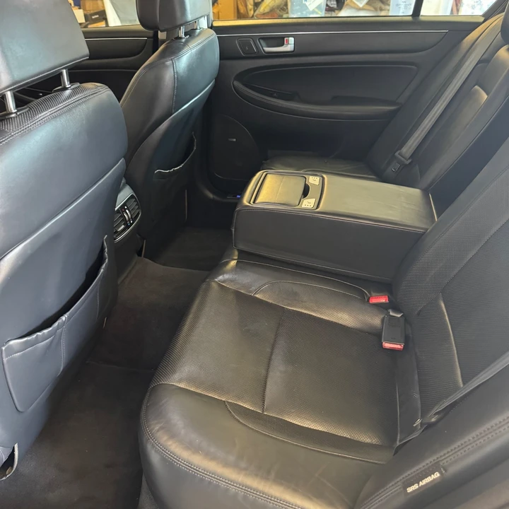 2012 Hyundai Genesis - Image 18 of 31