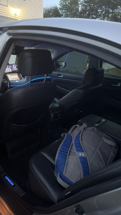 2012 Hyundai Genesis - Image 7 of 7