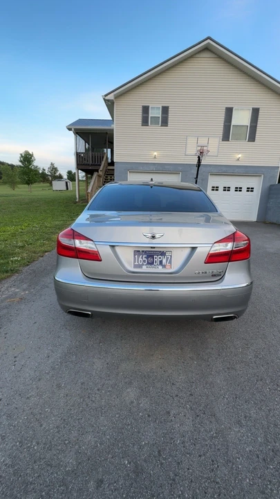 2012 Hyundai Genesis - Image 5 of 7