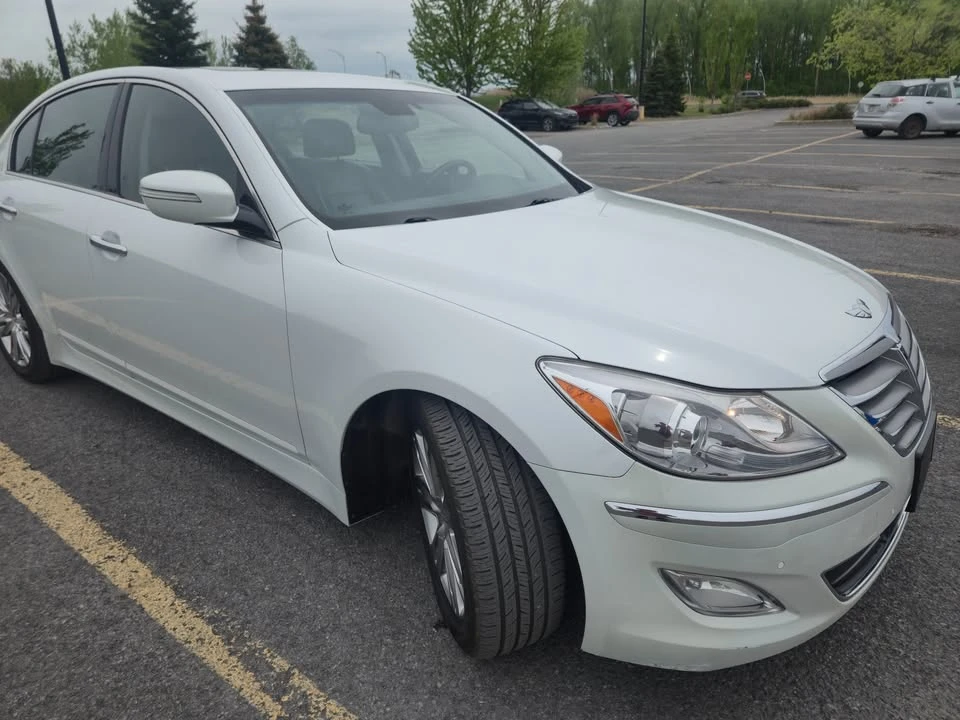 2012 Hyundai Genesis - Image 4 of 10