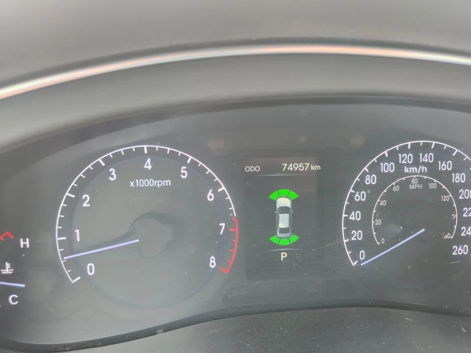 2012 Hyundai Genesis - Image 7 of 10